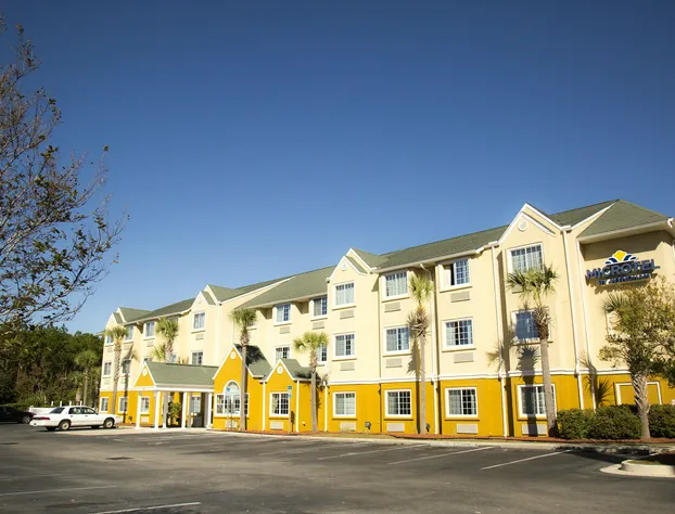 Microtel Inn & Suites by Wyndham Panama City hotel detail image 1