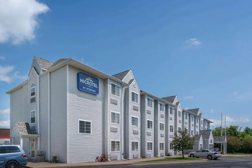 Microtel Inn by Wyndham Onalaska/La Crosse hotel hero