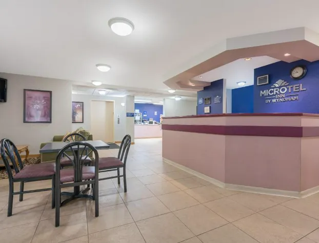 Microtel Inn by Wyndham Onalaska/La Crosse hotel detail image 1
