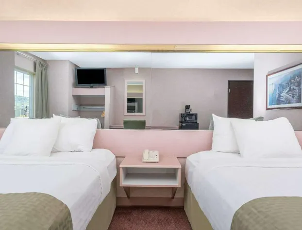 Microtel Inn by Wyndham Onalaska/La Crosse hotel detail image 2