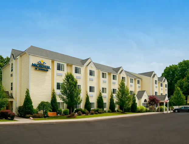 Microtel Inn & Suites by Wyndham Beckley East hotel detail image 1