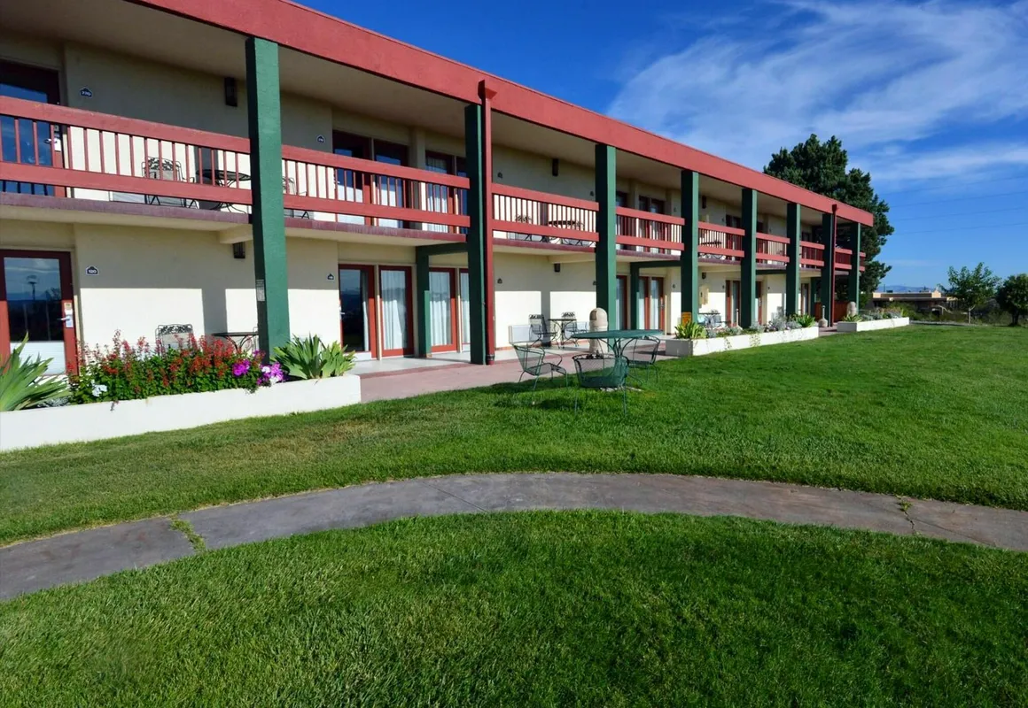 Elephant Butte Inn hotel hero