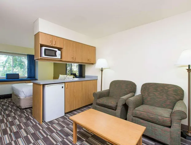 Baymont Inn & Suites by Wyndham Anchorage Airport hotel detail image 2