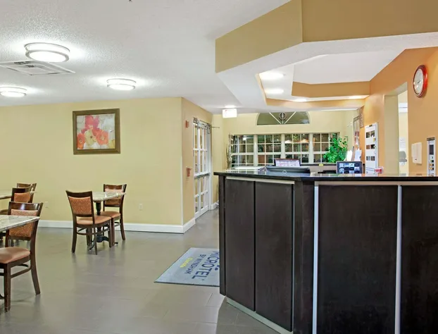 Microtel Inn by Wyndham Charlotte/University Place hotel detail image 2