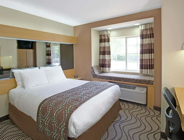 Microtel Inn by Wyndham Charlotte/University Place hotel detail image 4