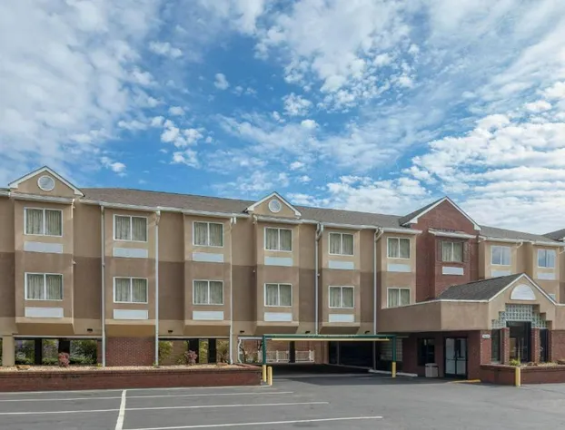 Microtel Inn by Wyndham Cornelius/Lake Norman hotel detail image 3