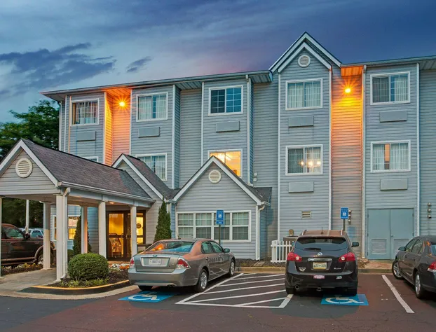 Microtel Inn by Wyndham Atlanta Airport hotel detail image 2