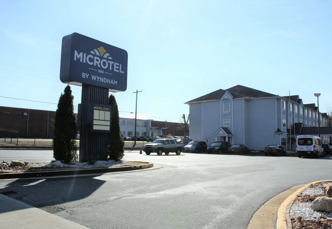Microtel Inn by Wyndham Atlanta Airport hotel hero