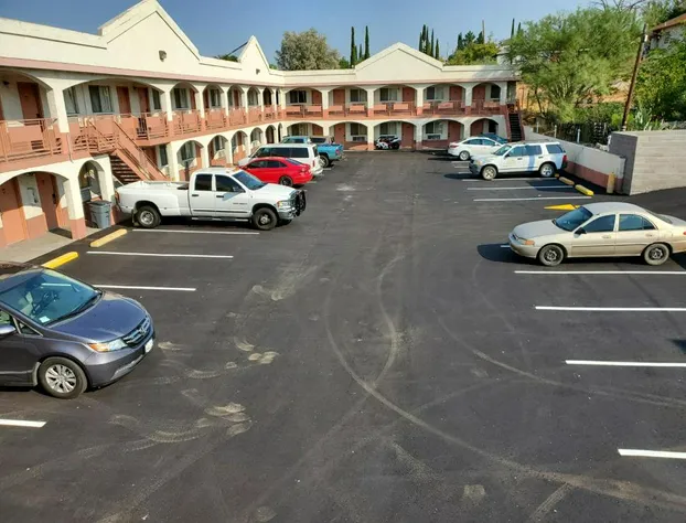 night Inn hotel detail image 2