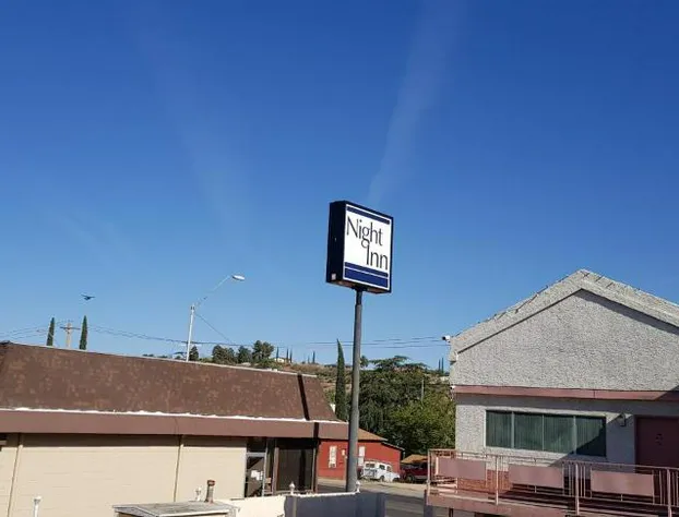 night Inn hotel detail image 4