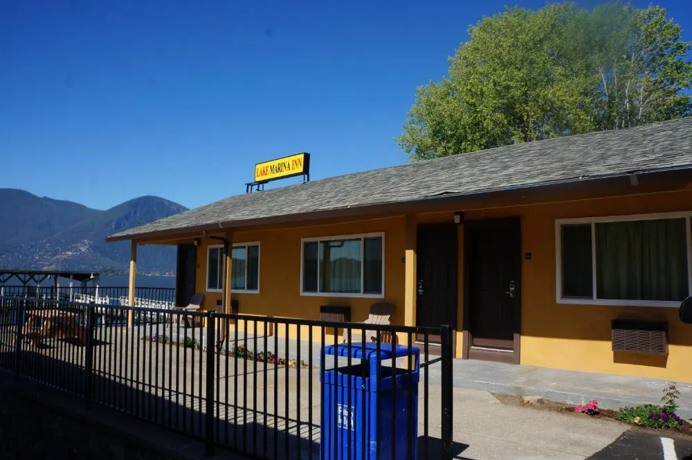 Lake Marina Inn hotel hero