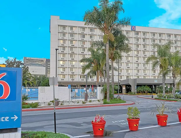 Motel 6 Los Angeles, CA - Los Angeles - LAX hotel detail image 3