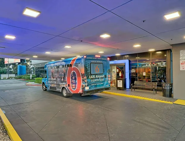 Motel 6 Los Angeles, CA - Los Angeles - LAX hotel detail image 4