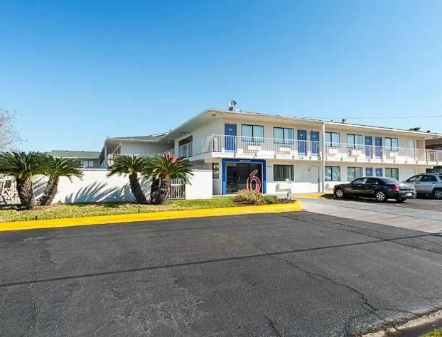 Motel 6 Mcallen, TX hotel detail image 1