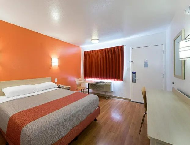 Motel 6 Mcallen, TX hotel detail image 4