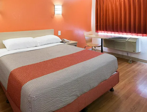 Motel 6 Mcallen, TX hotel detail image 3