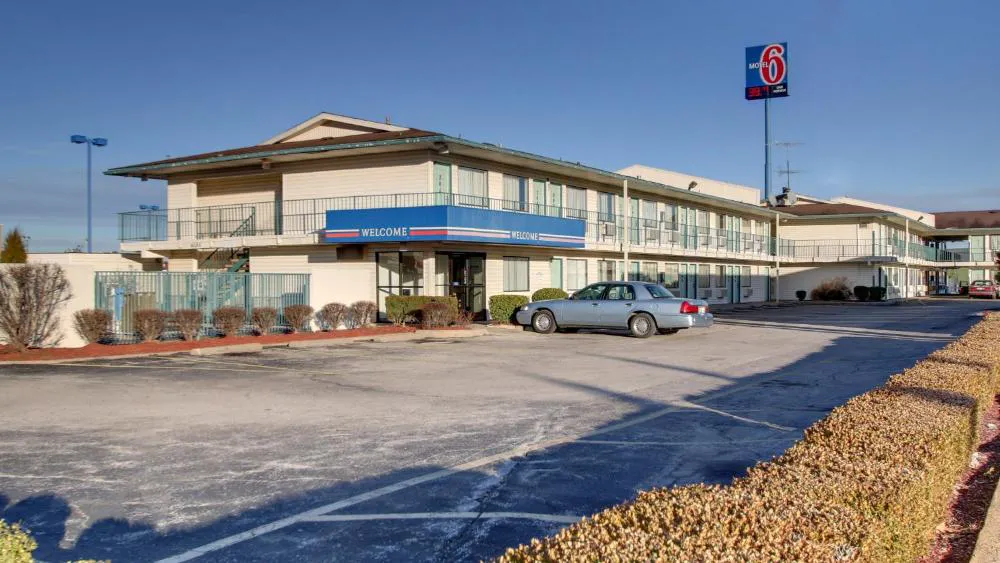 Motel 6 Owensboro, KY hotel hero