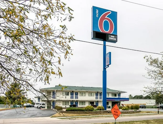 Motel 6 Janesville, WI hotel detail image 1