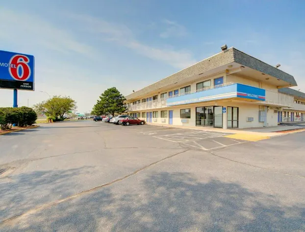 Motel 6 Wichita, KS hotel detail image 2