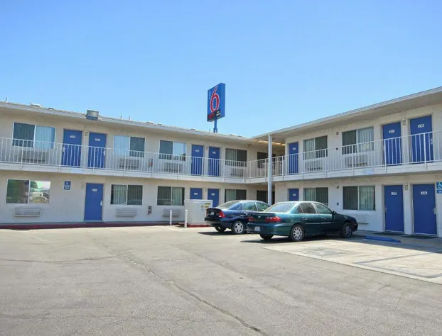 Motel 6 Tulare, CA hotel detail image 1