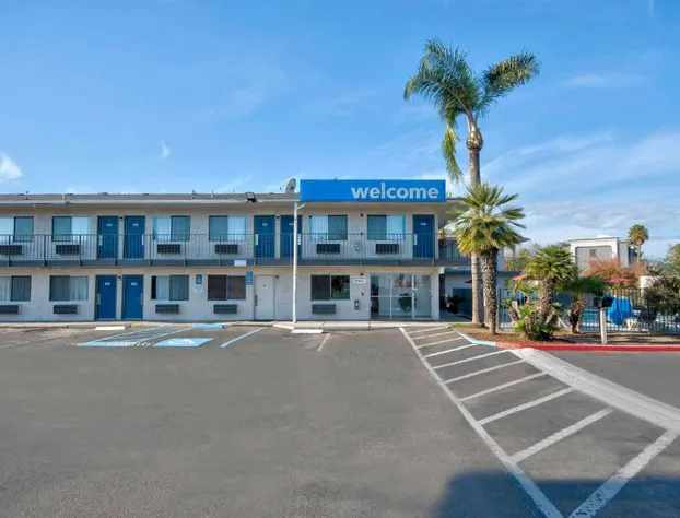 Motel 6 Tulare, CA hotel detail image 4