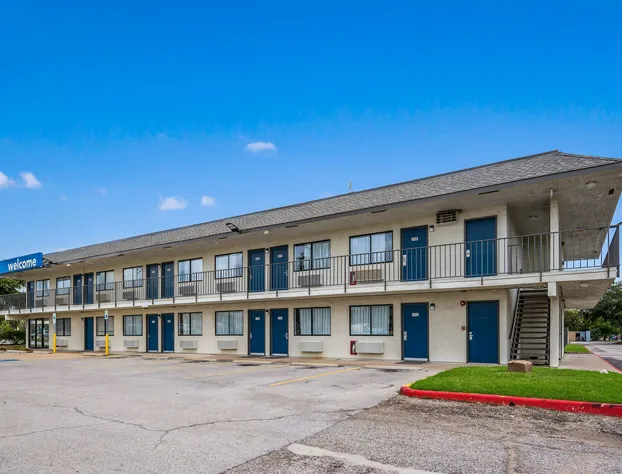 Motel 6 College Station, TX - Bryan hotel detail image 1