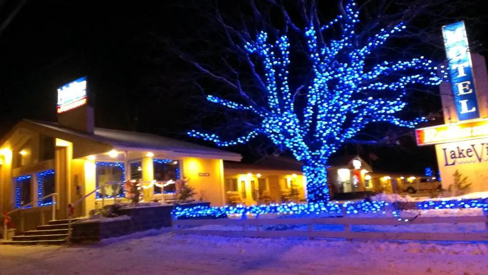 Lakeview Inn hotel hero