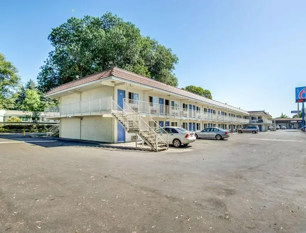 Motel 6 Stockton, CA - North hotel detail image 2