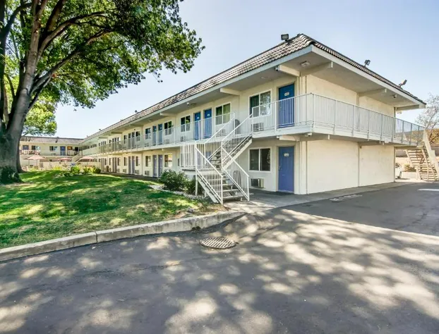 Motel 6 Stockton, CA - North hotel detail image 1