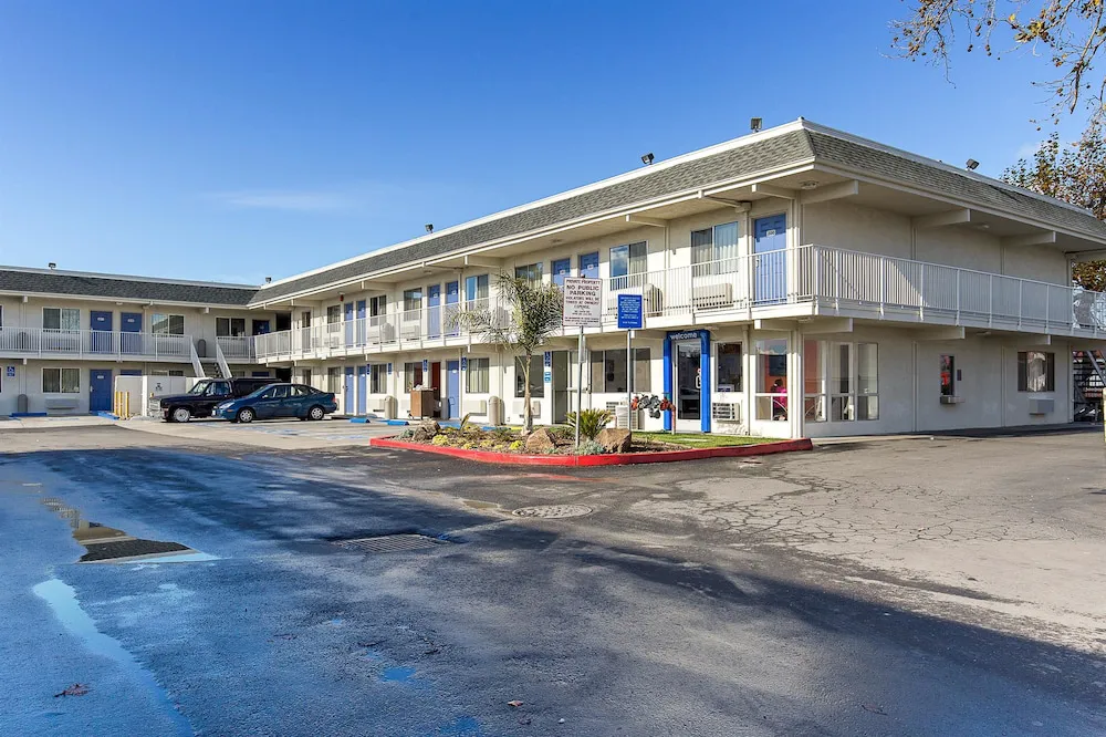 Motel 6 Hayward, CA – Silicon Valley Gateway hotel hero