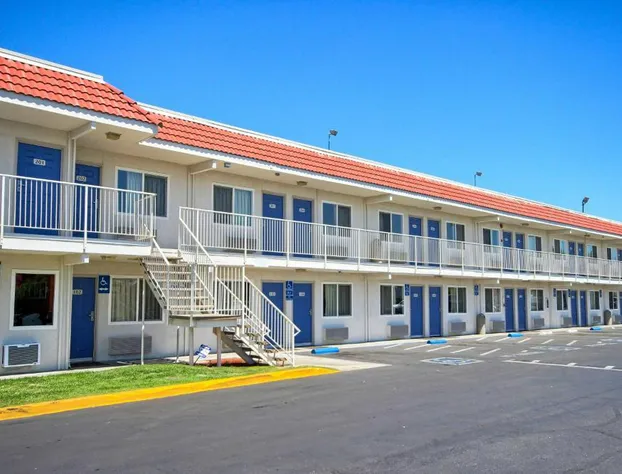 Motel 6-Fresno CA - Blackstone South hotel detail image 3