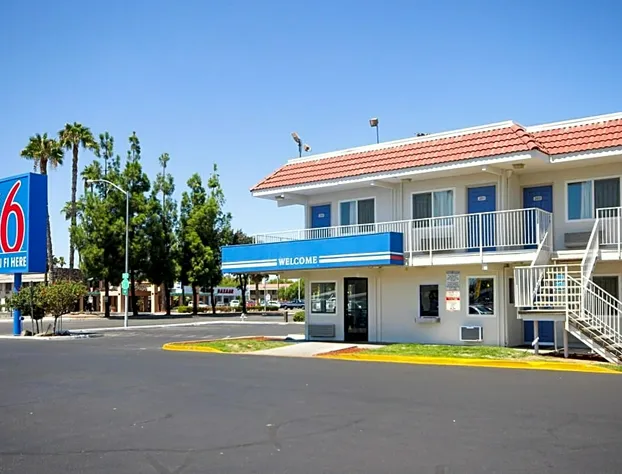 Motel 6-Fresno, CA - Blackstone South hotel detail image 2