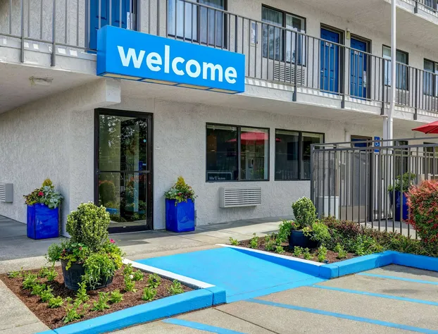 Motel 6 Kirkland, WA - North Kirkland hotel detail image 1