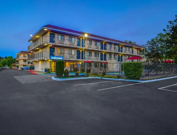 Motel 6 Kirkland, WA - North Kirkland hotel detail image 1