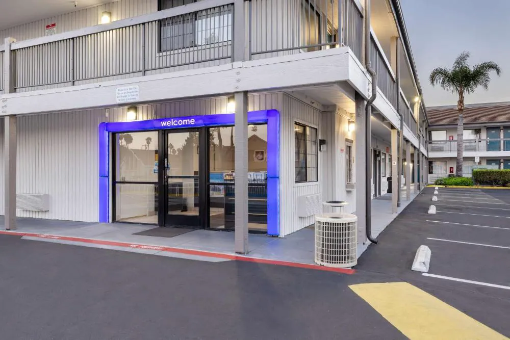 Motel 6 Santa Ana, CA hotel hero