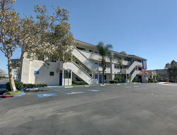 Motel 6 Bellflower, CA - Los Angeles hotel detail image 1