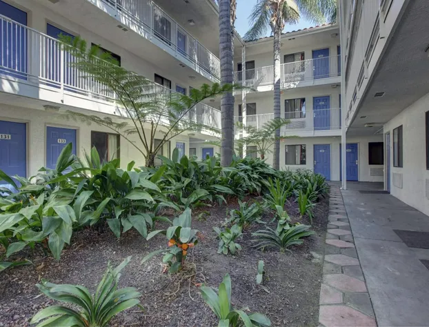 Motel 6 Bellflower, CA - Los Angeles hotel detail image 2