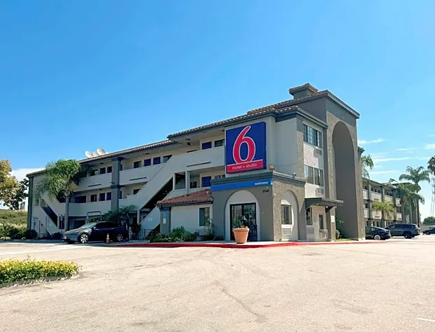 Motel 6 Bellflower, CA - Los Angeles hotel detail image 2