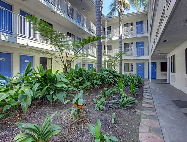 Motel 6 Bellflower, CA - Los Angeles hotel detail image 4