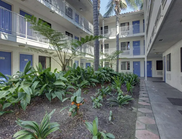 Motel 6 Bellflower, CA - Los Angeles hotel detail image 2