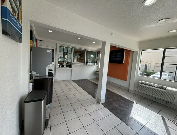 Motel 6 Bellflower, CA - Los Angeles hotel detail image 3