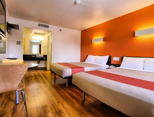 Super 8 by Wyndham Petaluma hotel detail image 1