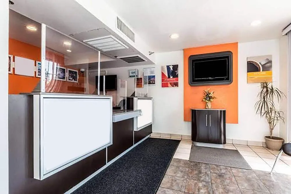 Super 8 by Wyndham Petaluma hotel hero