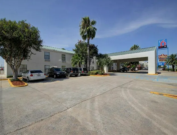 Motel 6 Laredo, TX - North I-35 hotel detail image 2