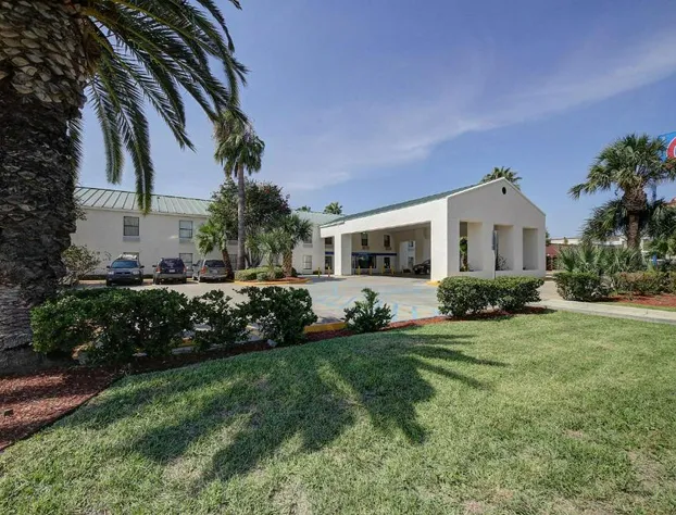 Motel 6 Laredo, TX - North I-35 hotel detail image 4