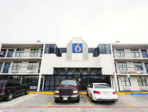 Motel 6 Houston, TX - Medical Center/NRG Stadium hotel detail image 1