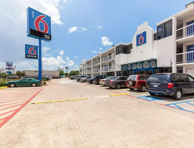 Motel 6 Houston, TX - Medical Center/NRG Stadium hotel detail image 2