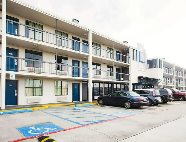 Motel 6 Houston, TX - Medical Center/NRG Stadium hotel detail image 4