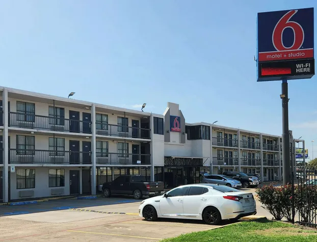 Motel 6 Houston, TX - Medical Center/NRG Stadium hotel detail image 1