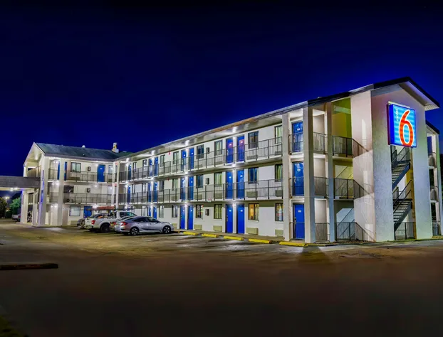 Motel 6 Jackson, MS hotel detail image 1